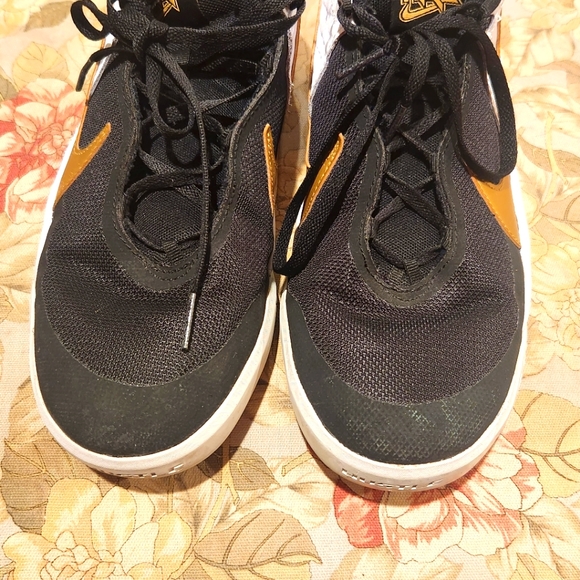 Nike Hustled X - Picture 4 of 6